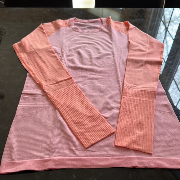 Lululemon, two colors, orange and pink , size 8 , good condition - Picture 1 of 3